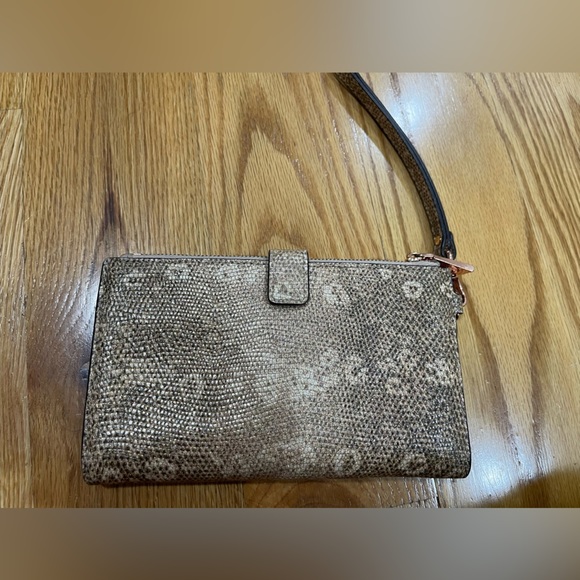 Michael Kors Lizard Embossed Smartphone Wristlet Wallet - Picture 4 of 13